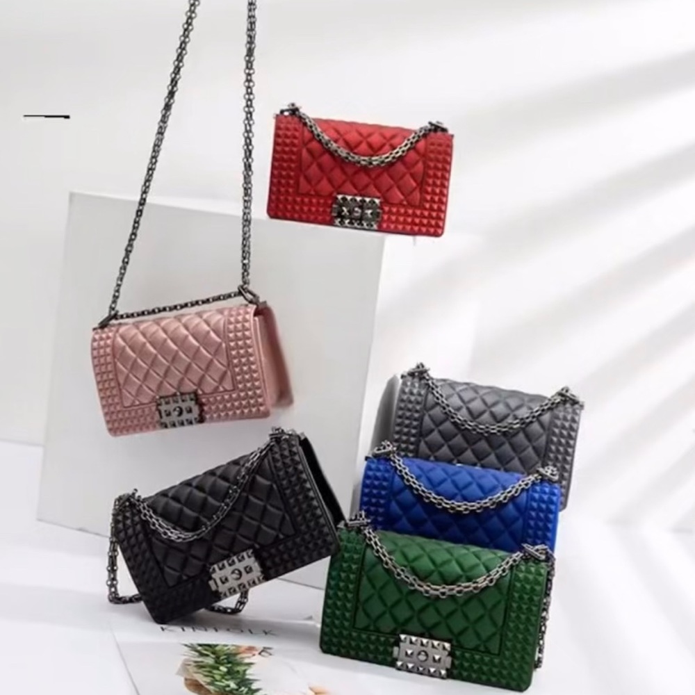 So Chic Satchel